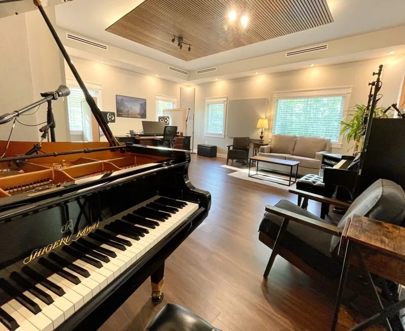 Review Chi Tiết Bàn Phím MIDI Controller Tốt Nhất Cho Người Chơi Piano Chuyên Ng