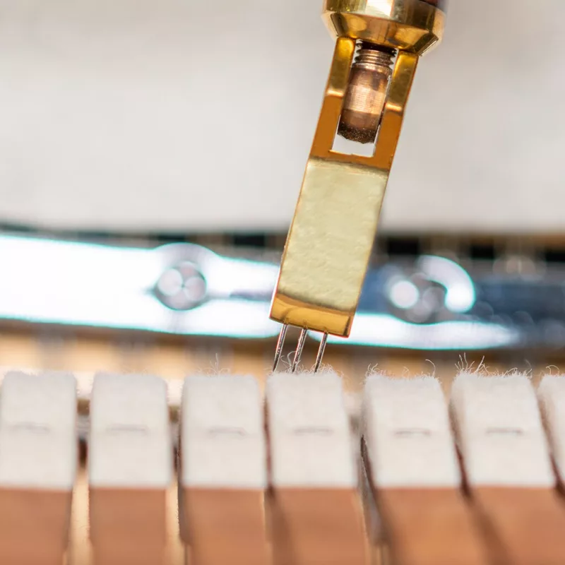 Thủ Thuật Chơi 'Broken Chord' Trên Piano: Tạo Nhịp Điệu Uyển Chuyển, Mềm Mại