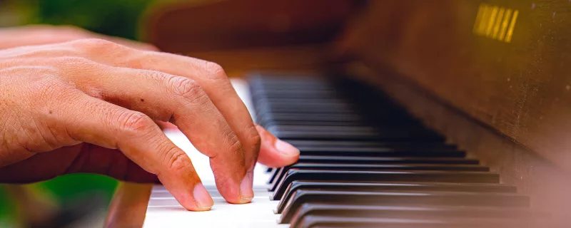 Tìm Hiểu Về 'Extended Technique' Trên Piano: Mở Rộng Giới Hạn Âm Thanh
